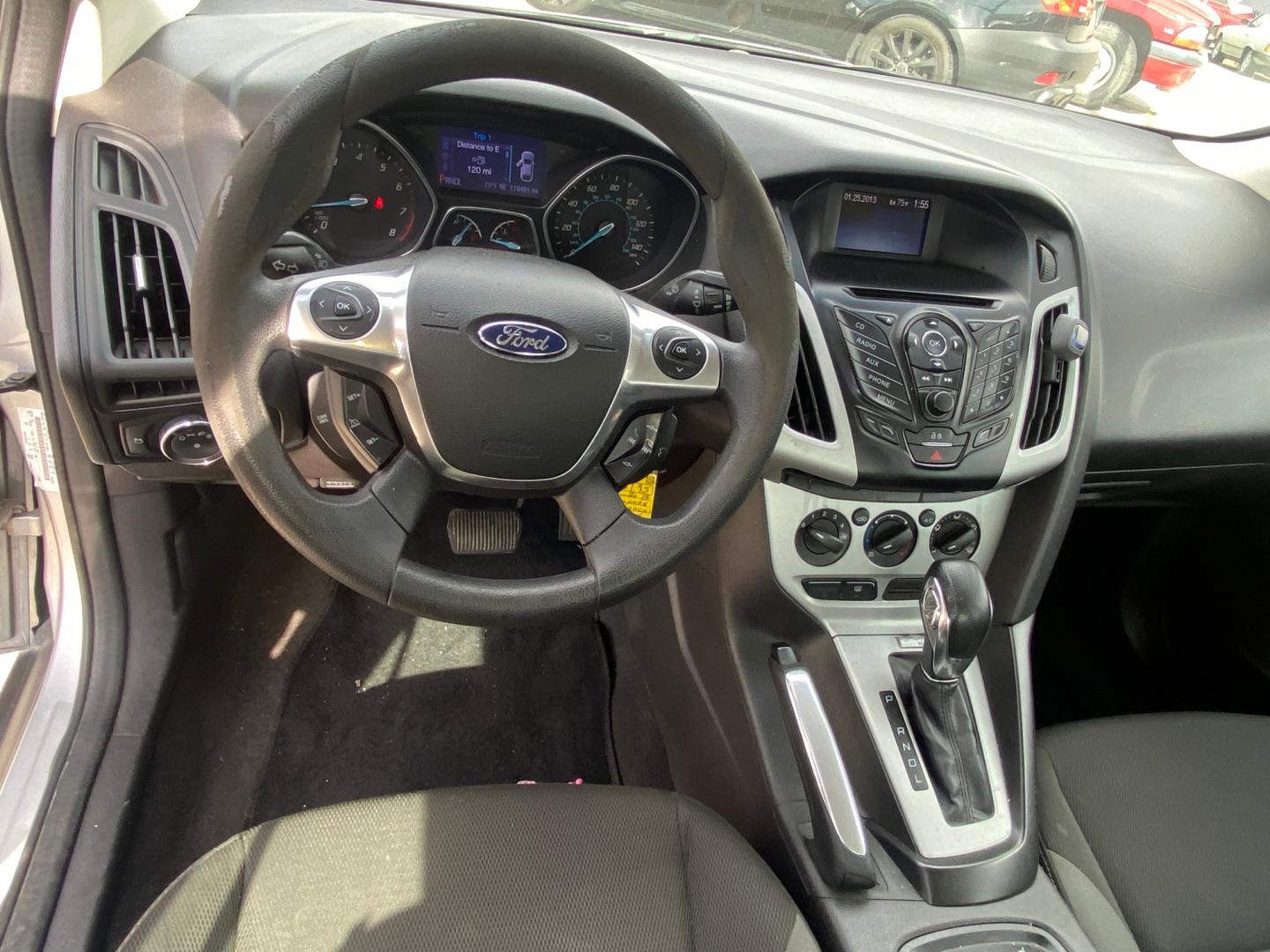 2013 Ford Focus (1FADP3F28DL) , AUTOMATIC transmission, located at 44356 Date Ave., Lancaster, CA, 93534, (661) 945-6555, 34.688919, -118.139374 - Photo#2